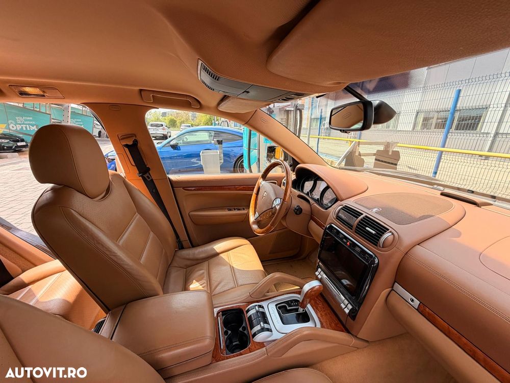 Porsche Cayenne - 11