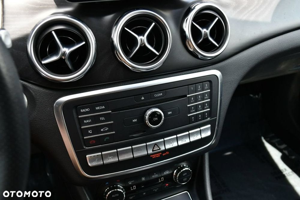 Mercedes-Benz GLA 250 4Matic 7G-DCT AMG Line - 18