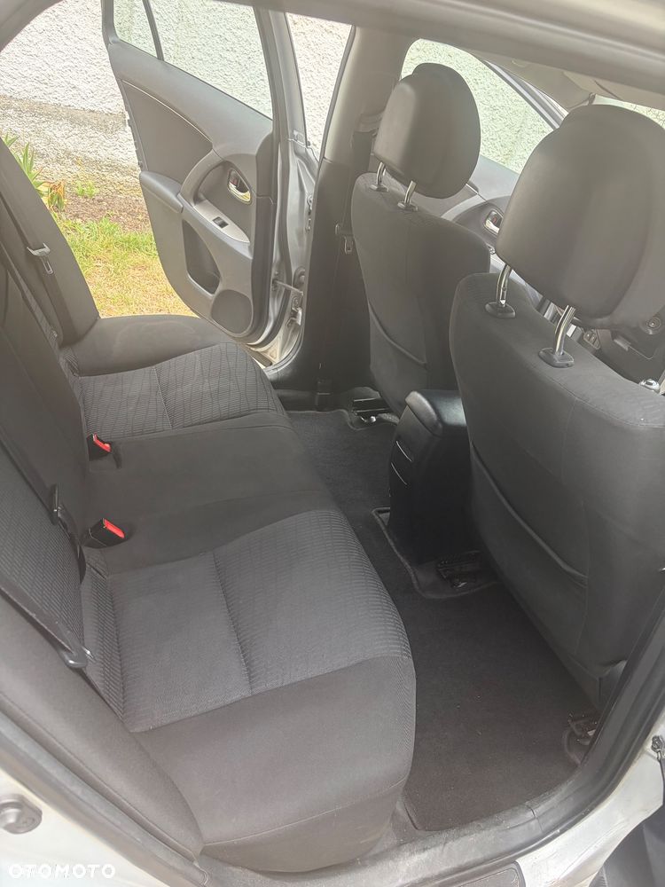 Toyota Avensis 2.0 D-4D Sol - 9