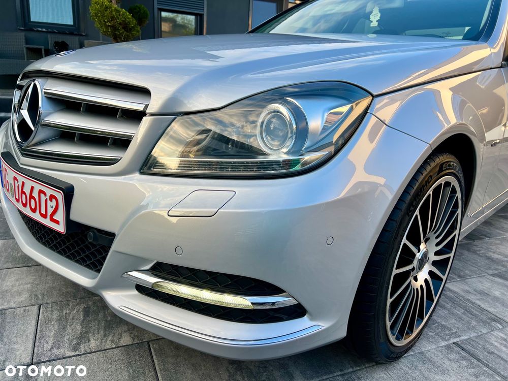 Mercedes-Benz Klasa C 220 CDI BlueEff 4-Matic Avantgarde - 4