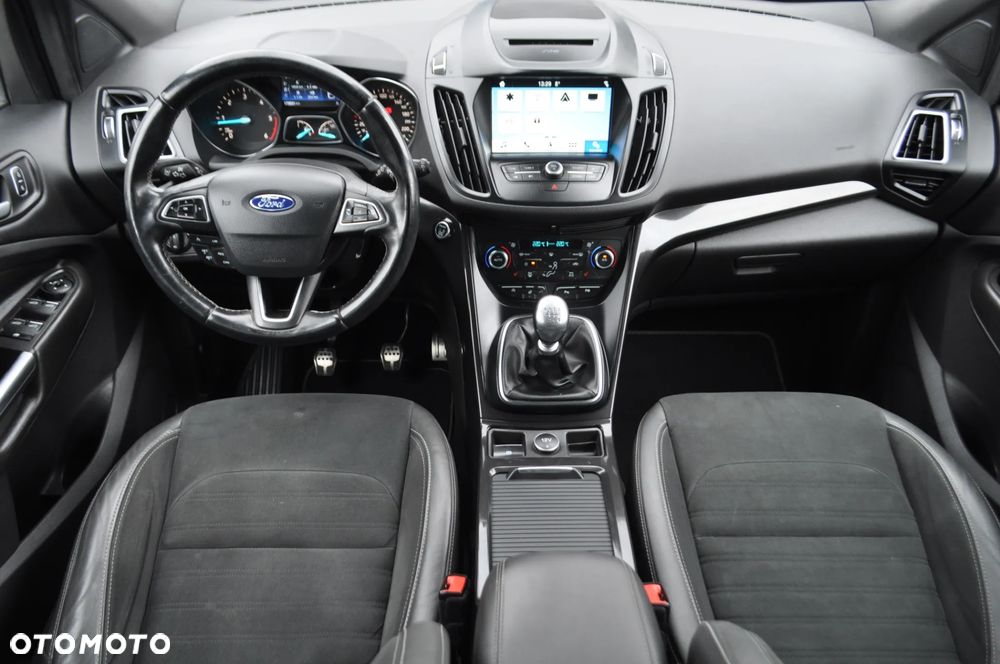Ford Kuga 2.0 TDCi 4x4 ST-Line - 28