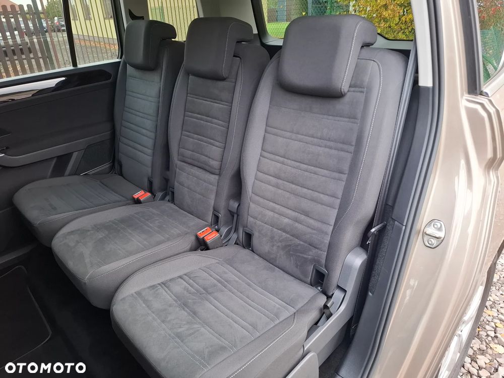 Volkswagen Touran 1.5 TSI EVO Highline - 20