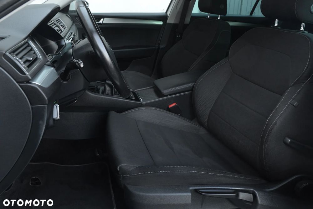 Skoda Superb 2.0 TDI Sportline - 29