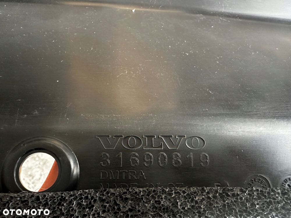 volvo xc40 gorny wlot na pas kierownica powietrza - 5
