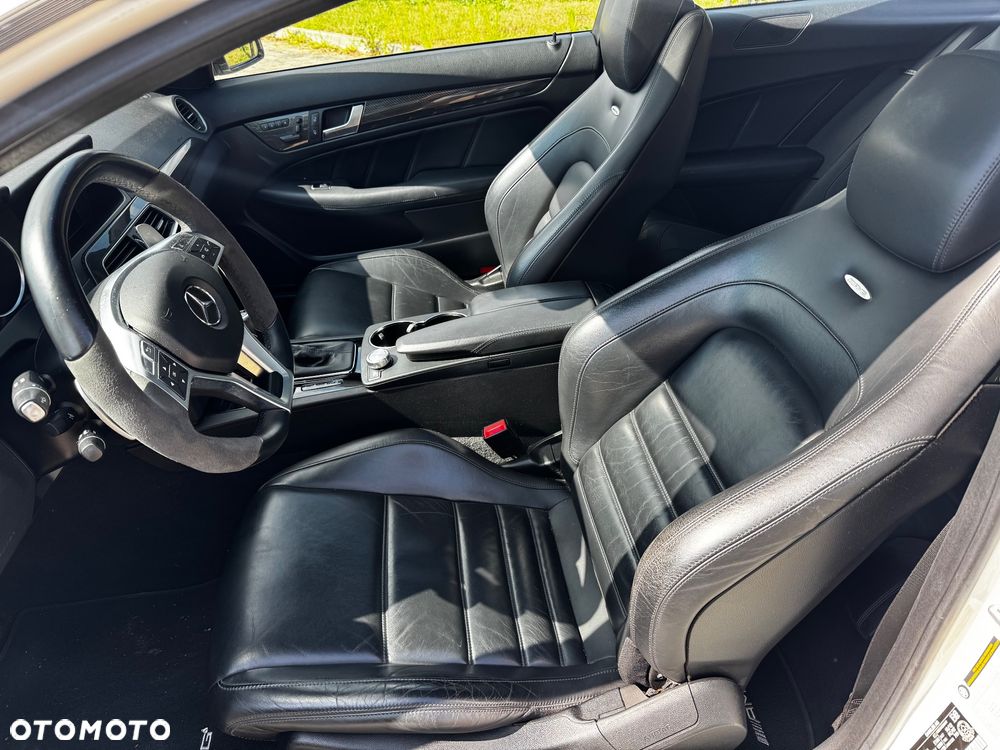 Mercedes-Benz Klasa C 63 AMG Coupe AMG SPEEDSHIFT MCT AMG Performance Package - 11