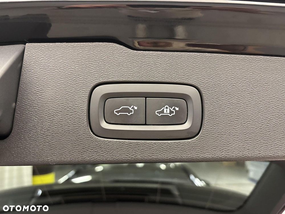 Volvo V60 D4 R-Design - 19