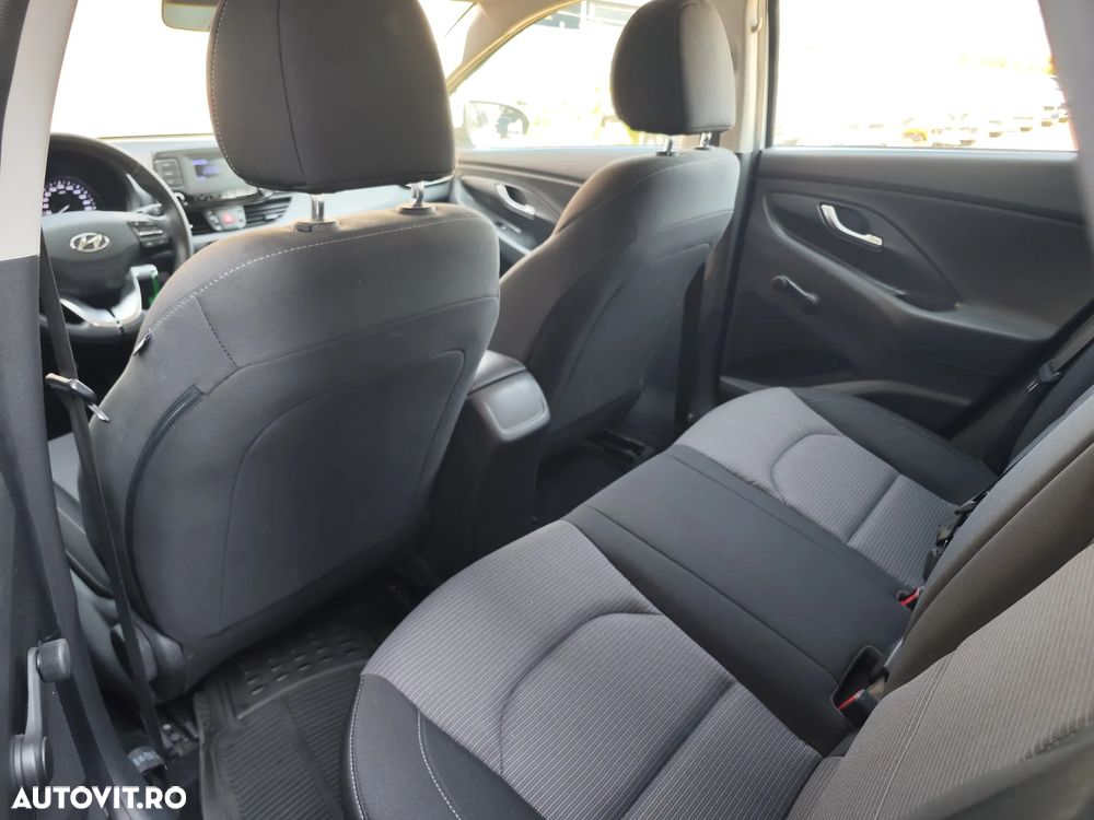 Hyundai i30 1.5 110CP 5DR M/T Comfort - 12