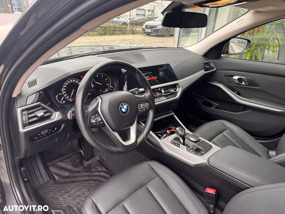 BMW Seria 3 320d xDrive AT - 12