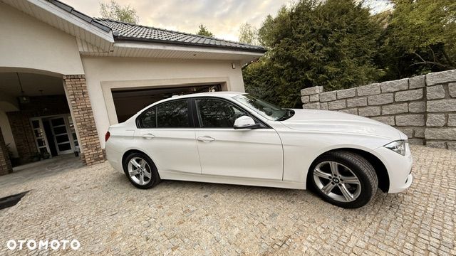 BMW Seria 3 318i GPF Advantage - 9
