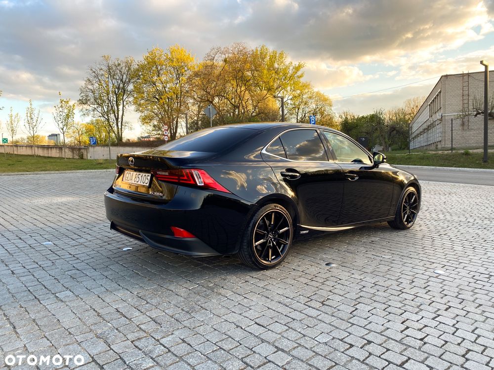 Lexus IS - 5