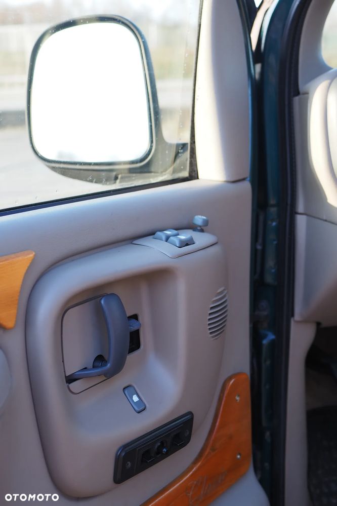 Chevrolet Express - 23