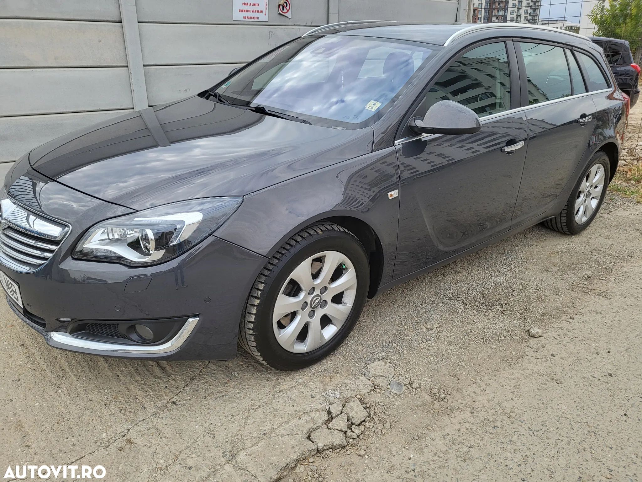 Opel Insignia - 1