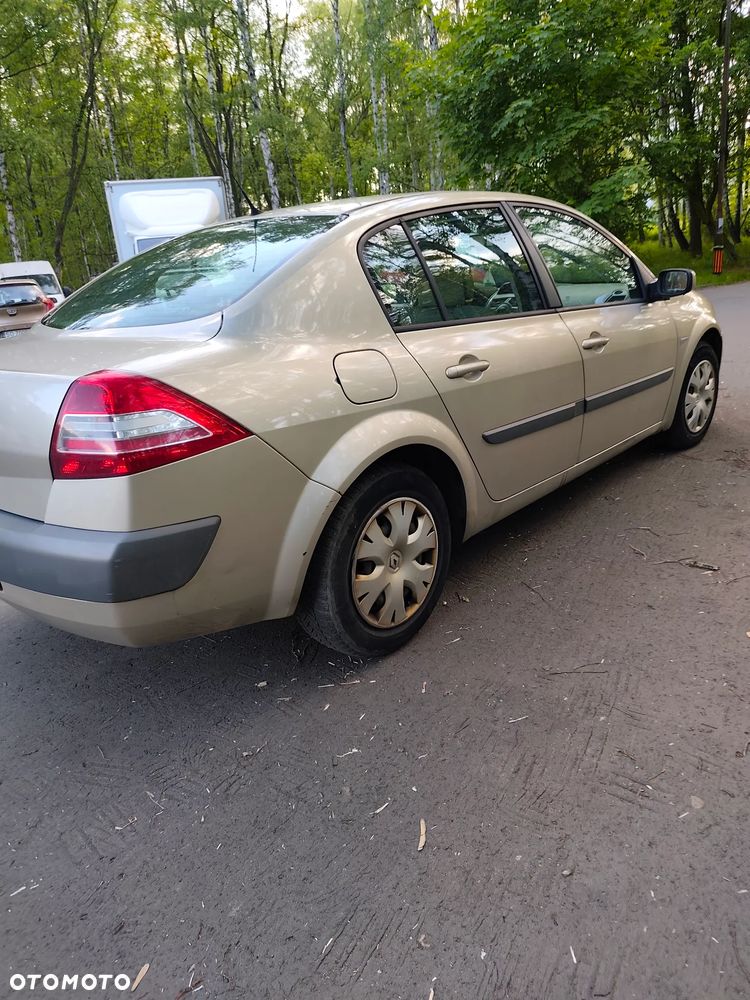 Renault Megane 1.5 dCi Confort Dynamique - 4