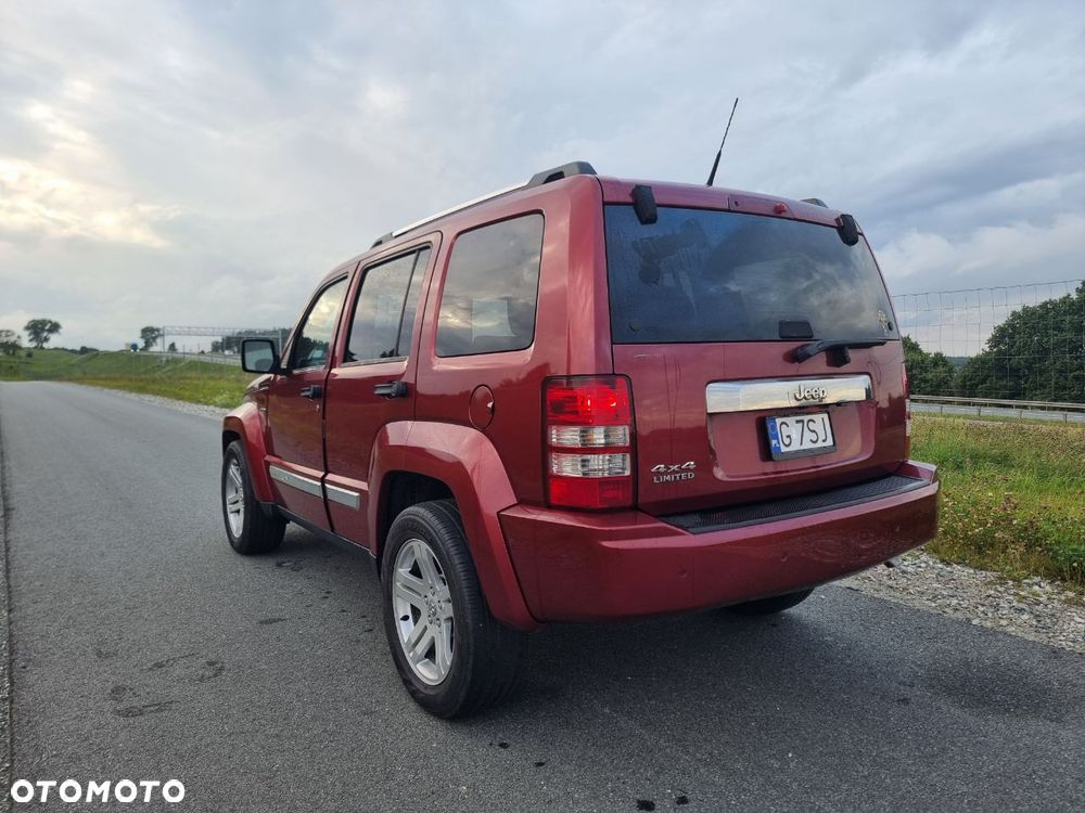 Jeep Liberty 3.7 4x4 - 8