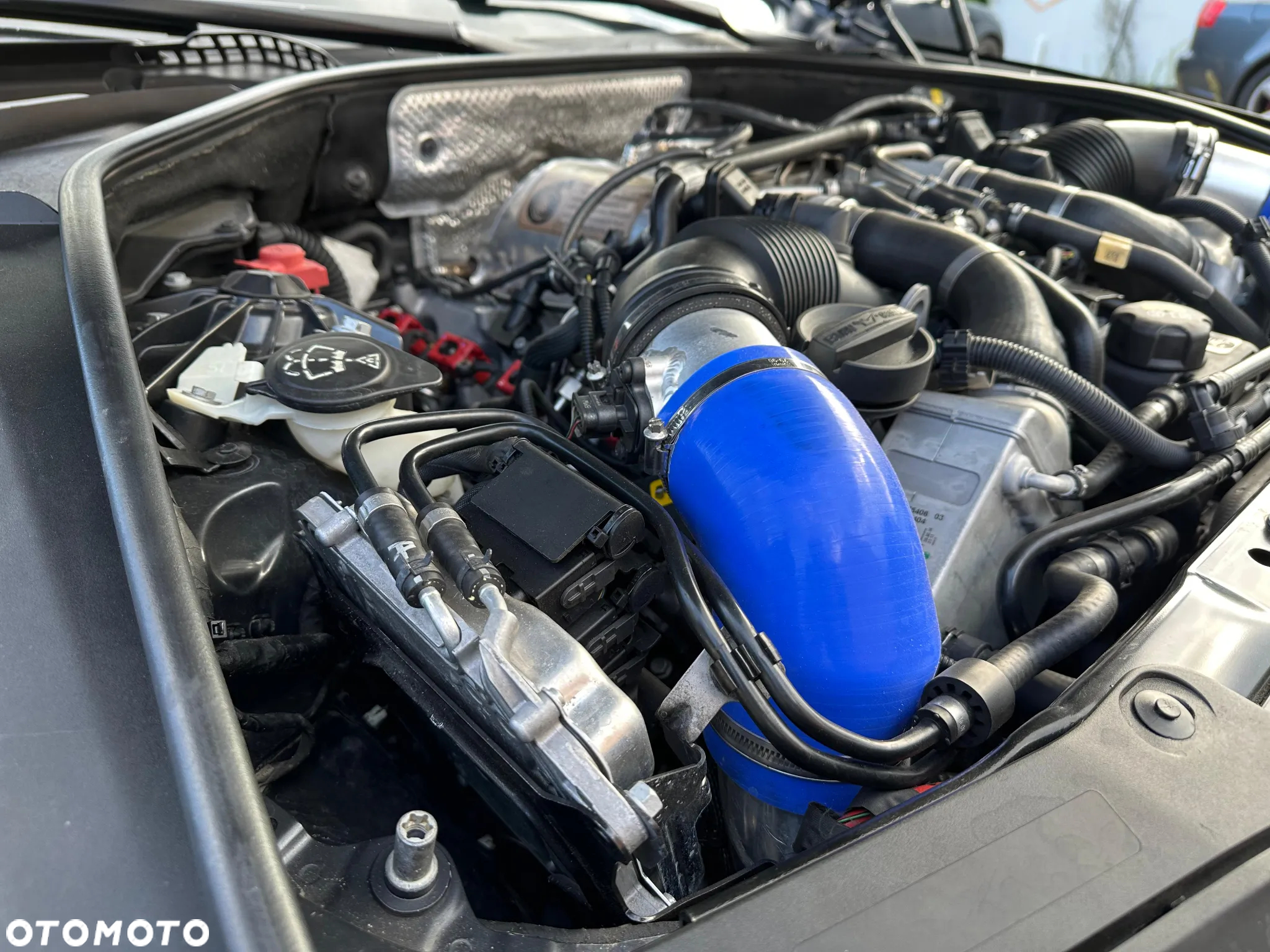 BMW Seria 5 550i - 35