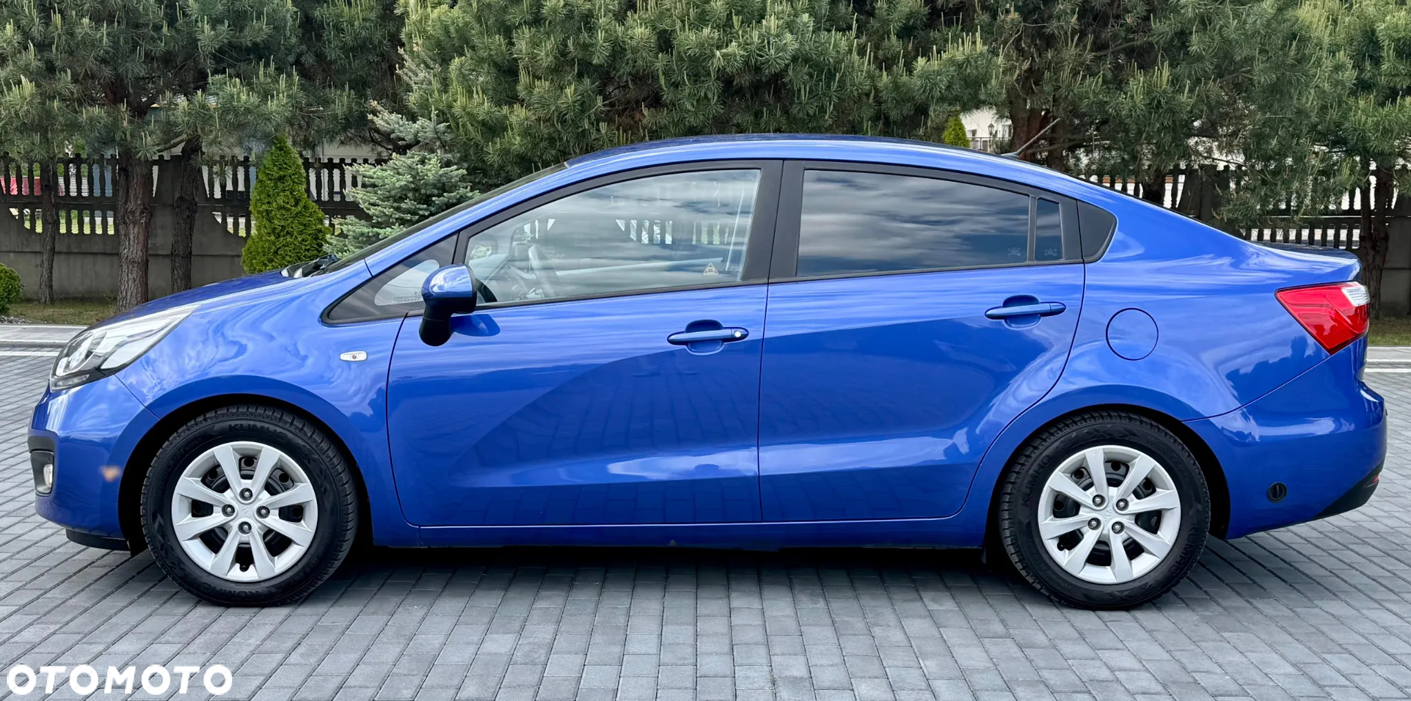 Kia Rio 1.2 L - 4