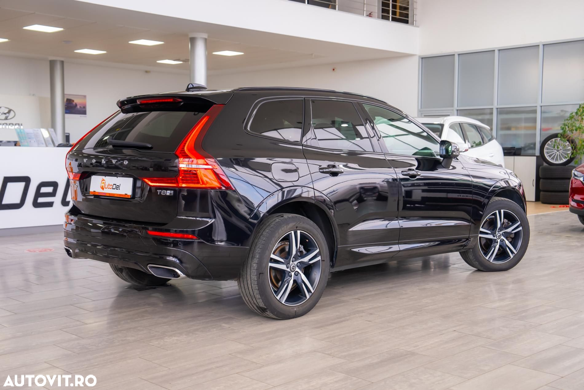 Volvo XC 60 T8 Twin Engine AWD Geartronic RDesign - 4