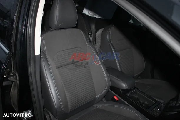 Usa Ford Kuga 2 facelift 2016-2019 2.0 TDCI 4x4 PowerShift - 4