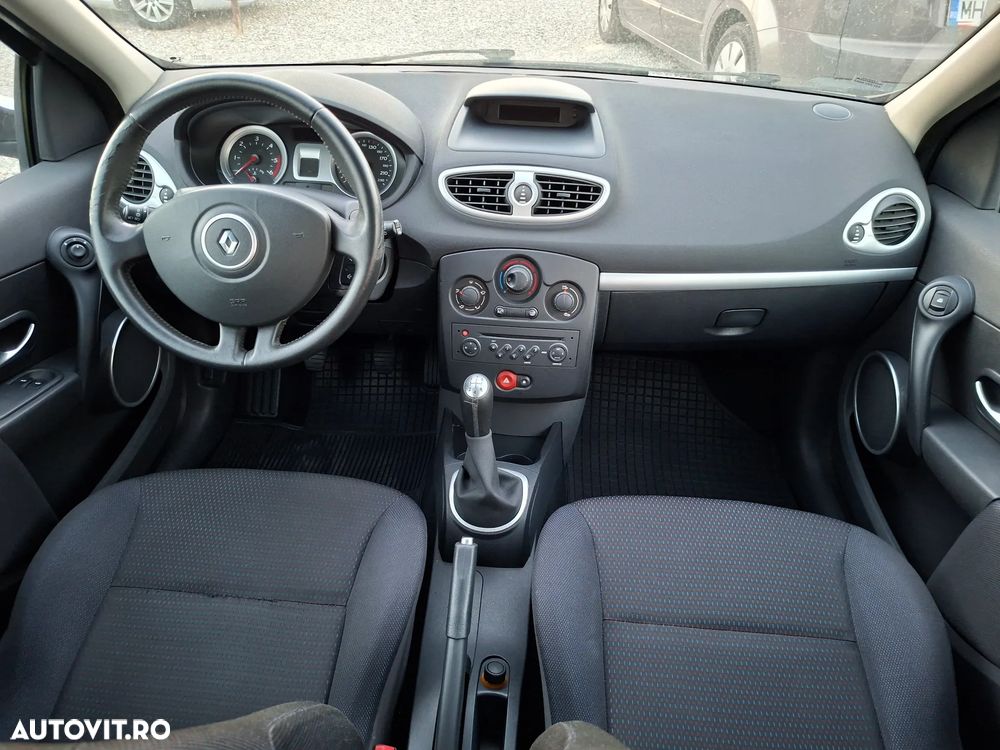 Renault Clio - 21
