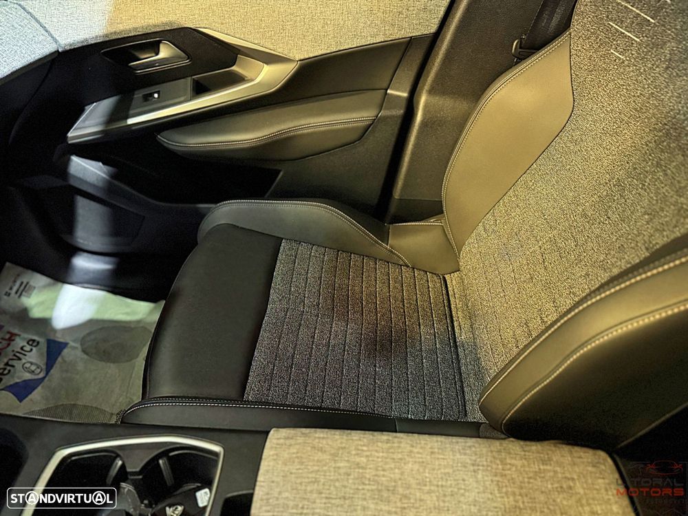 Peugeot 3008 1.2 Hybrid Allure e-DCS6 - 21