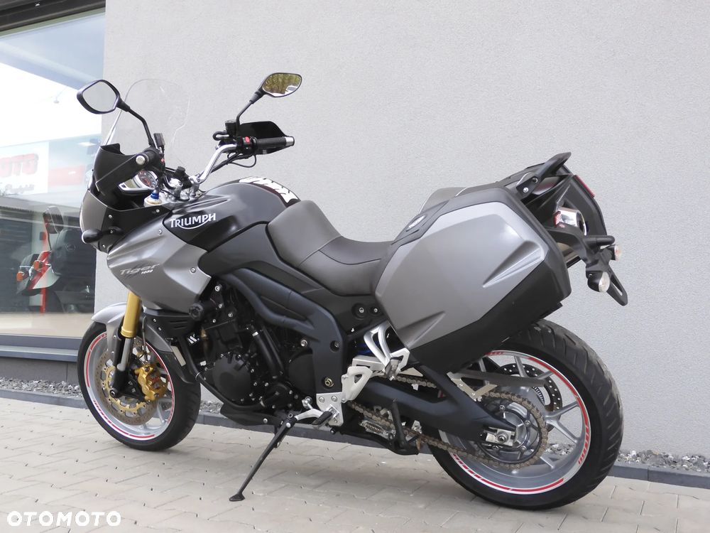 Triumph Tiger - 37