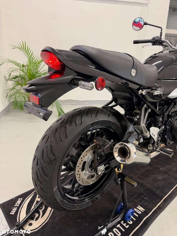 Kawasaki Z 900 RS - 17