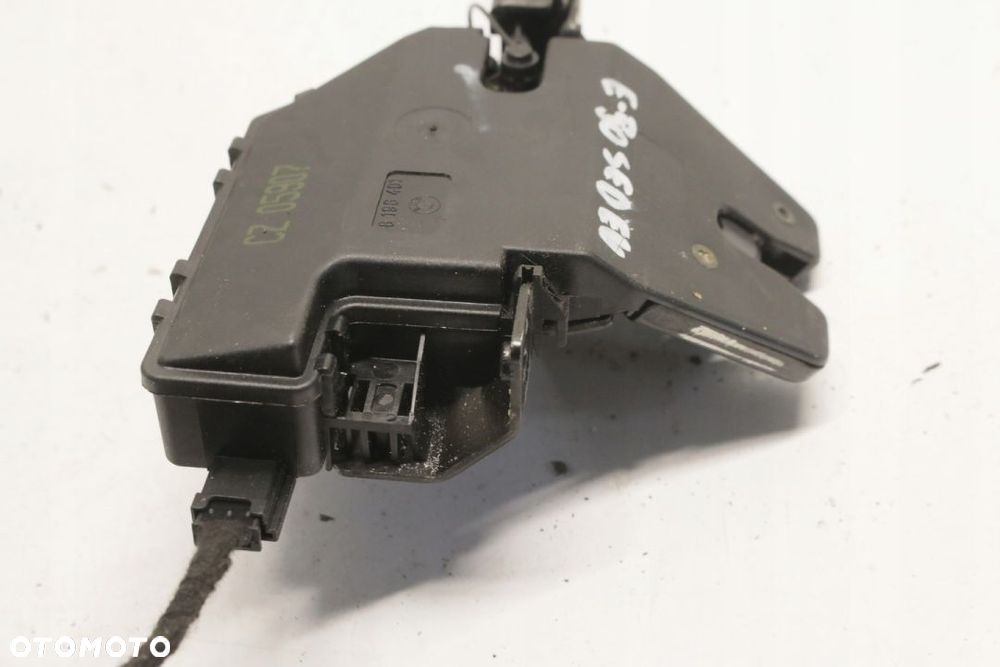 zamek klapy bagażnika BMW E90 - 2