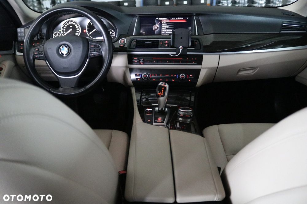 BMW Seria 5 520d Luxury Line - 16