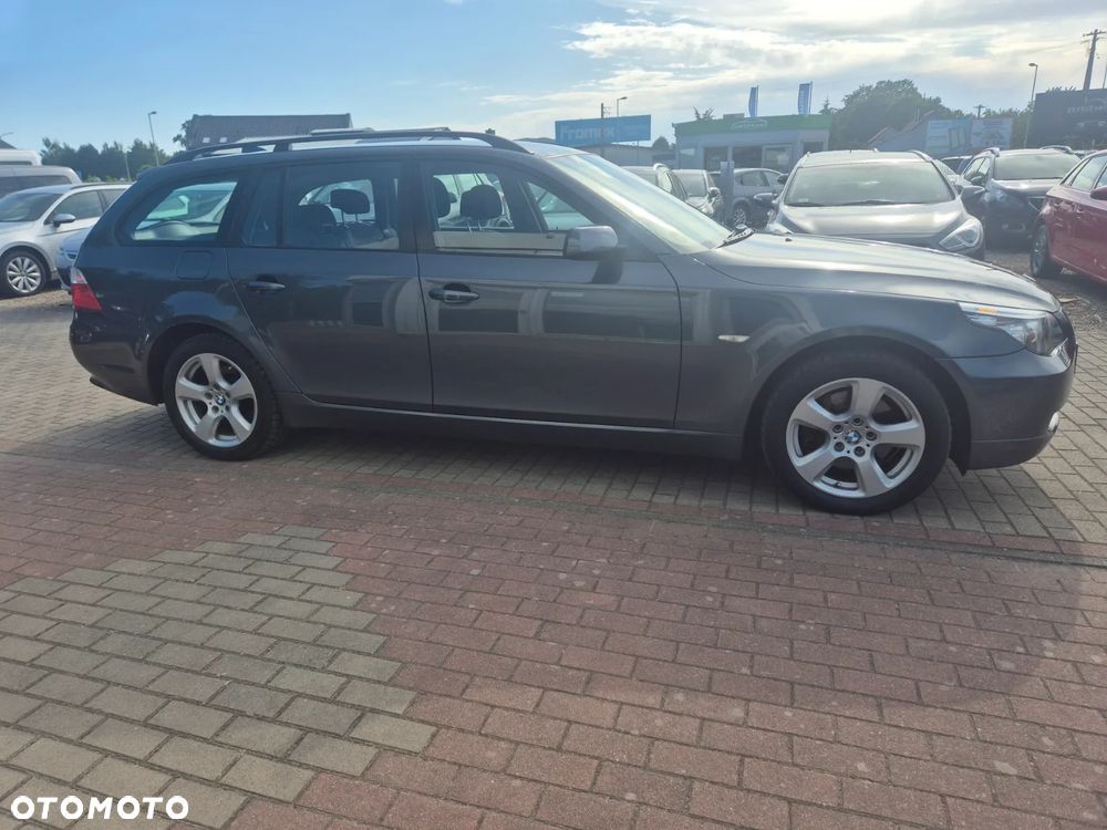 BMW Seria 5 525i - 4