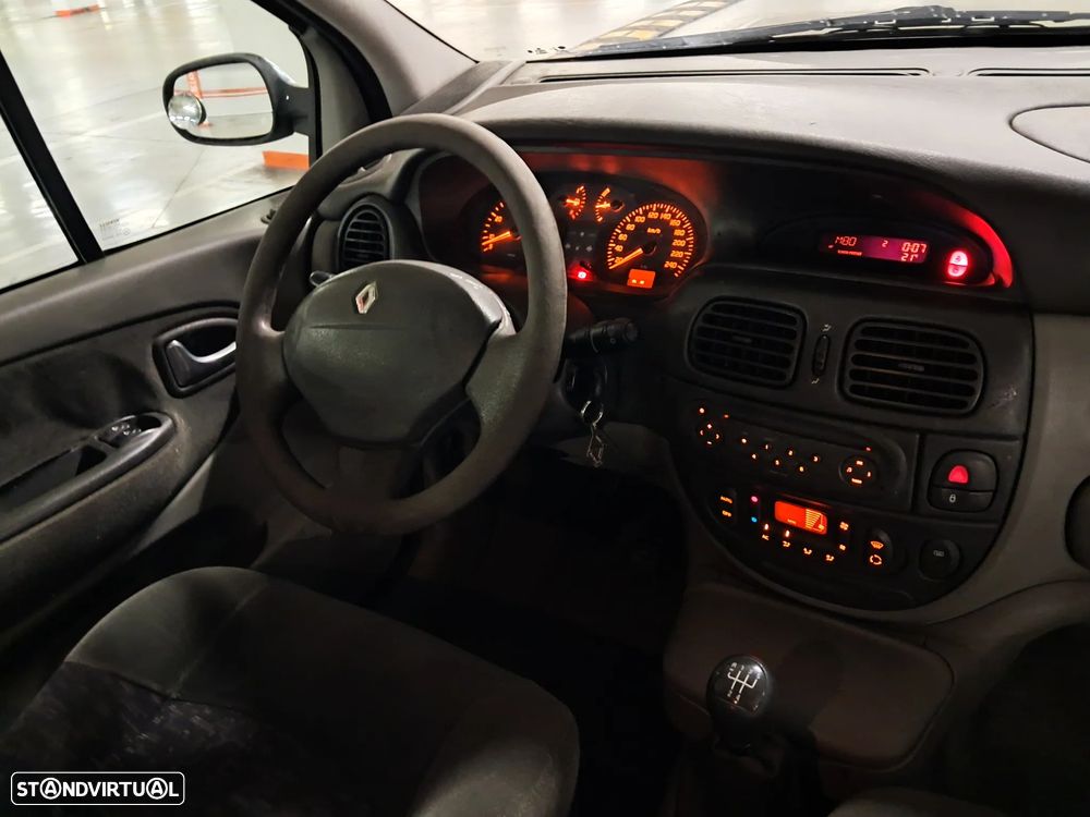 Renault Scénic 1.4 16V Expression - 17