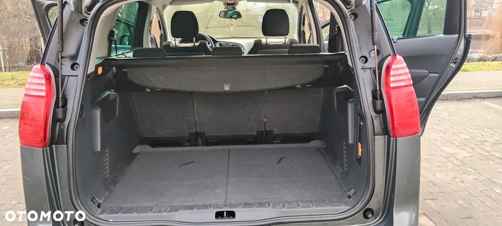 Peugeot 5008 1.6 THP Premium + - 11