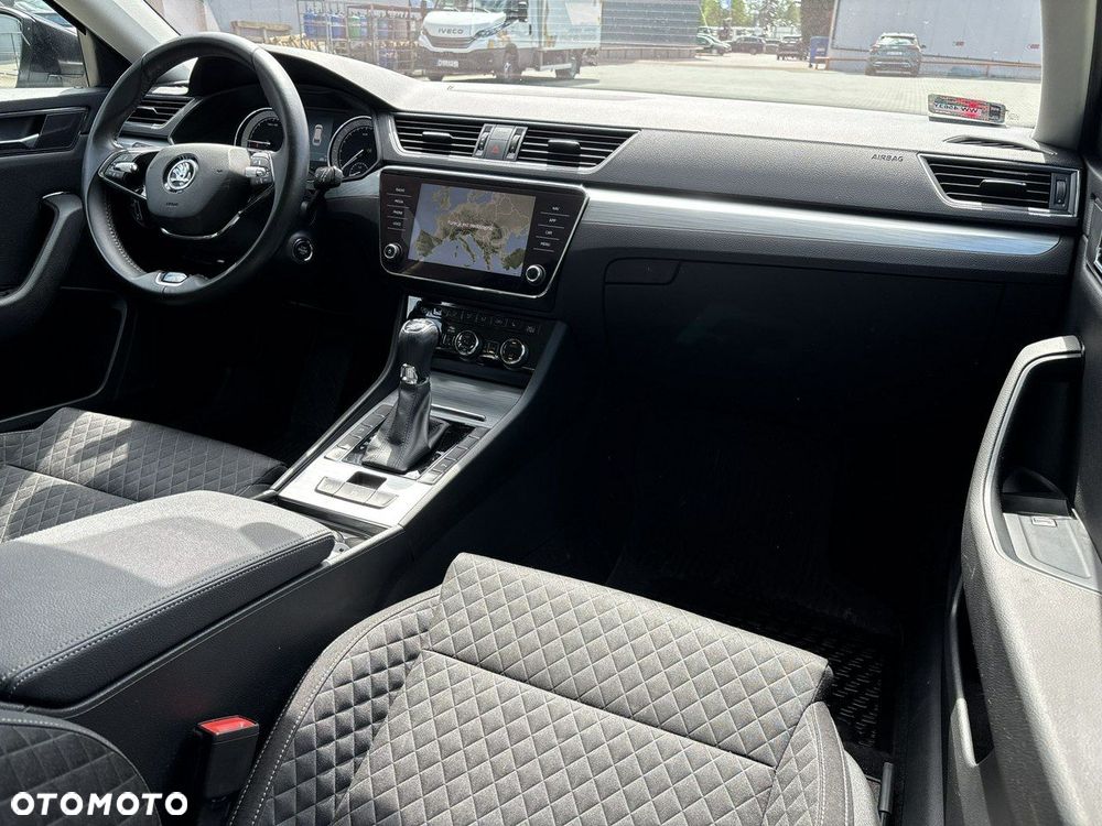 Skoda Superb 2.0 TDI SCR Ambition DSG - 18