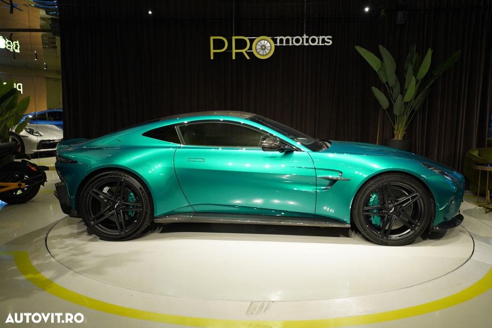 Aston Martin V8 Vantage - 4