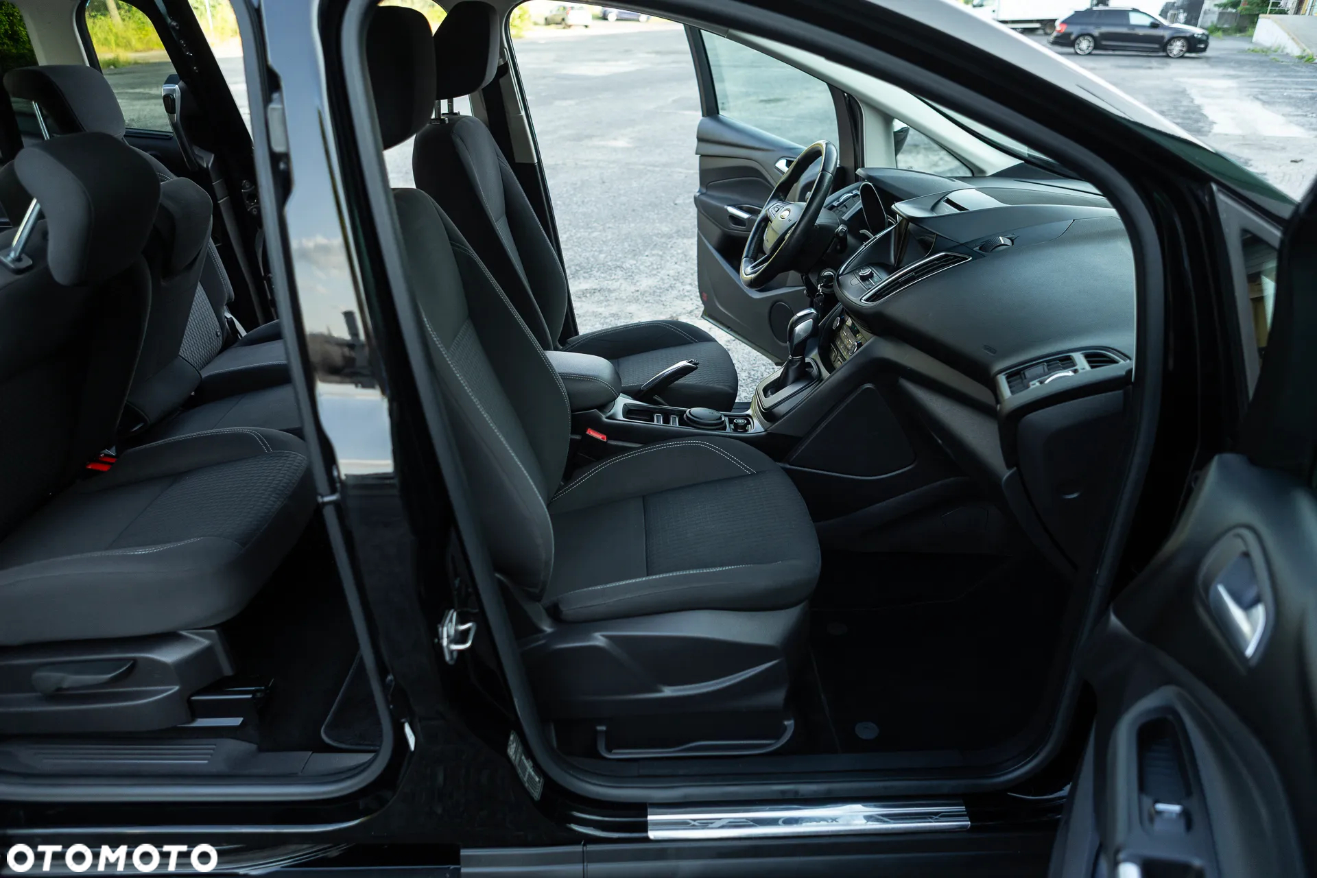 Ford Grand C-MAX - 36