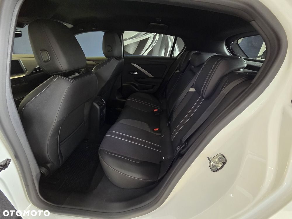 Opel Astra 1.2 T GS S&S - 9