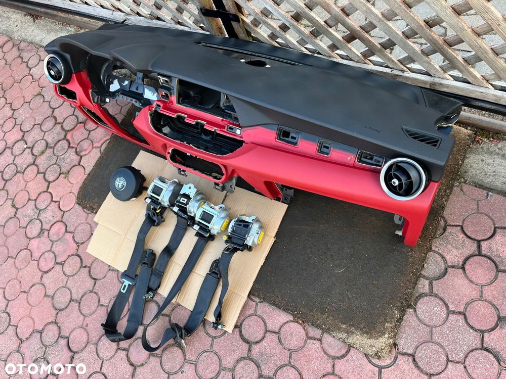 Konsola Poduszki 4 x pasy Alfa Romeo Stelvio Oryginał Demontaż - 2