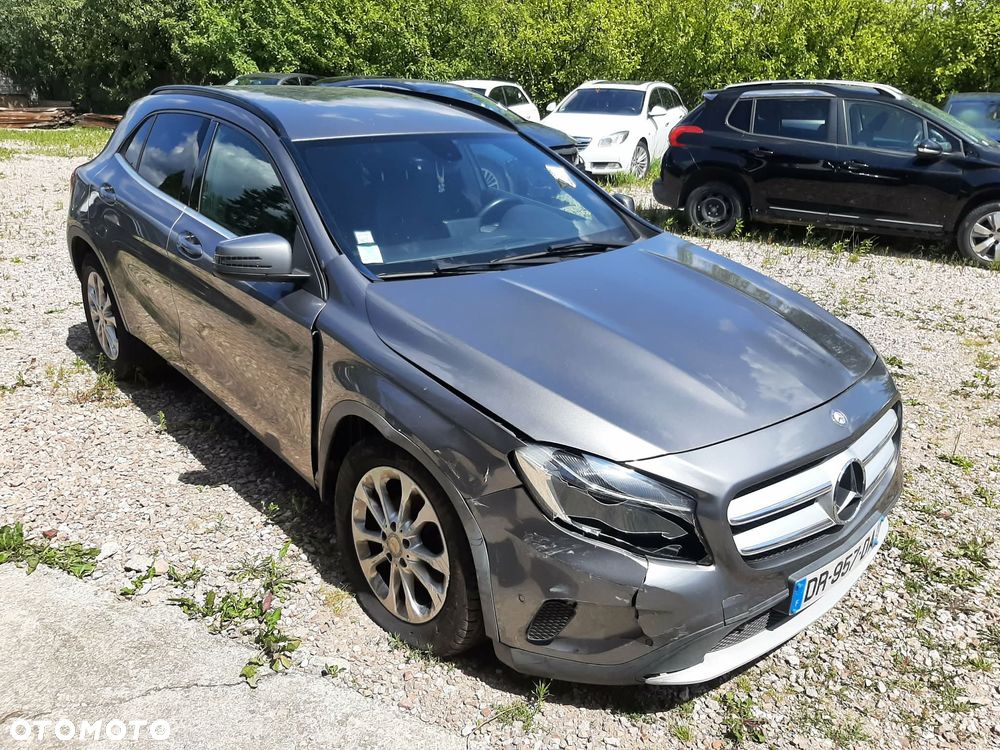 Mercedes-Benz GLA 180 d Urban - 2