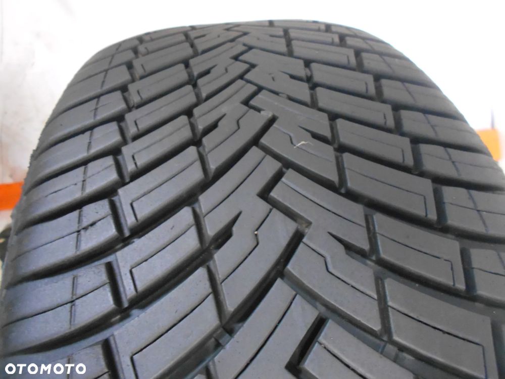 OPONA POJEDYNKA 245/45R20 PIRELLI ALLSEASON SCORPION SF2 DOT 4624 8MM - 2