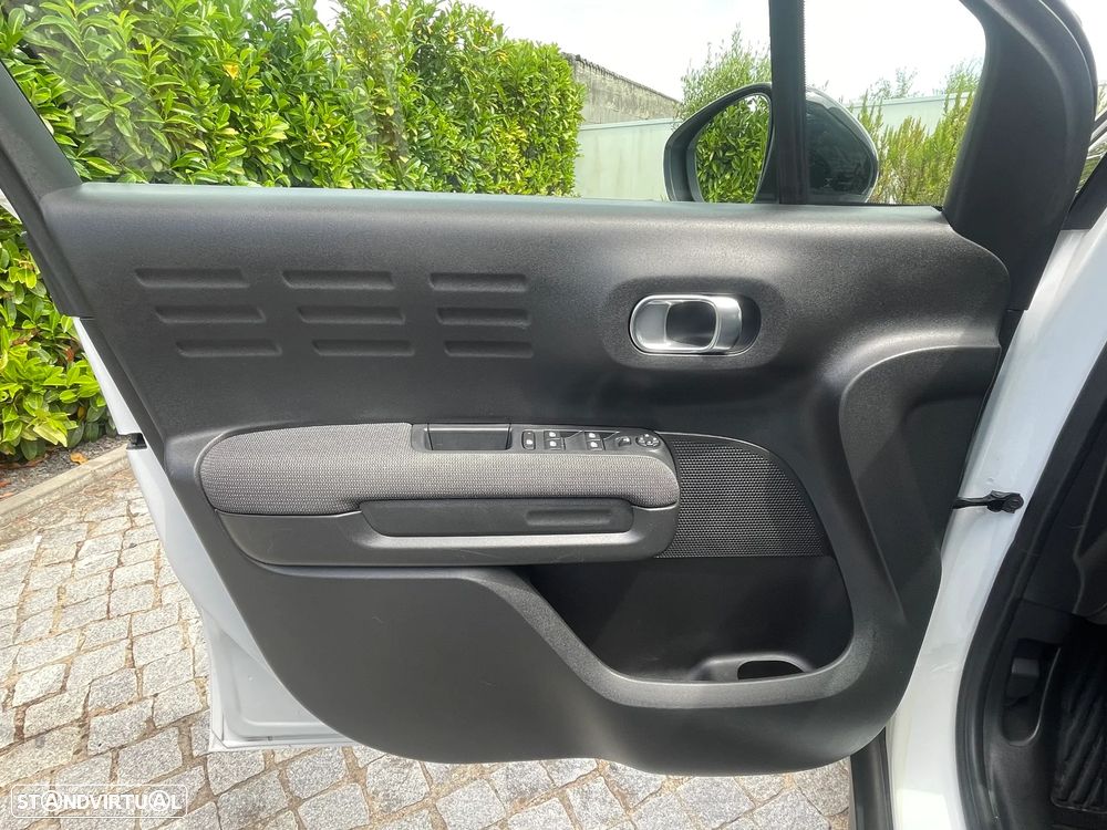 Citroën C3 Aircross 1.2 PureTech Shine EAT6 — fotografia 19