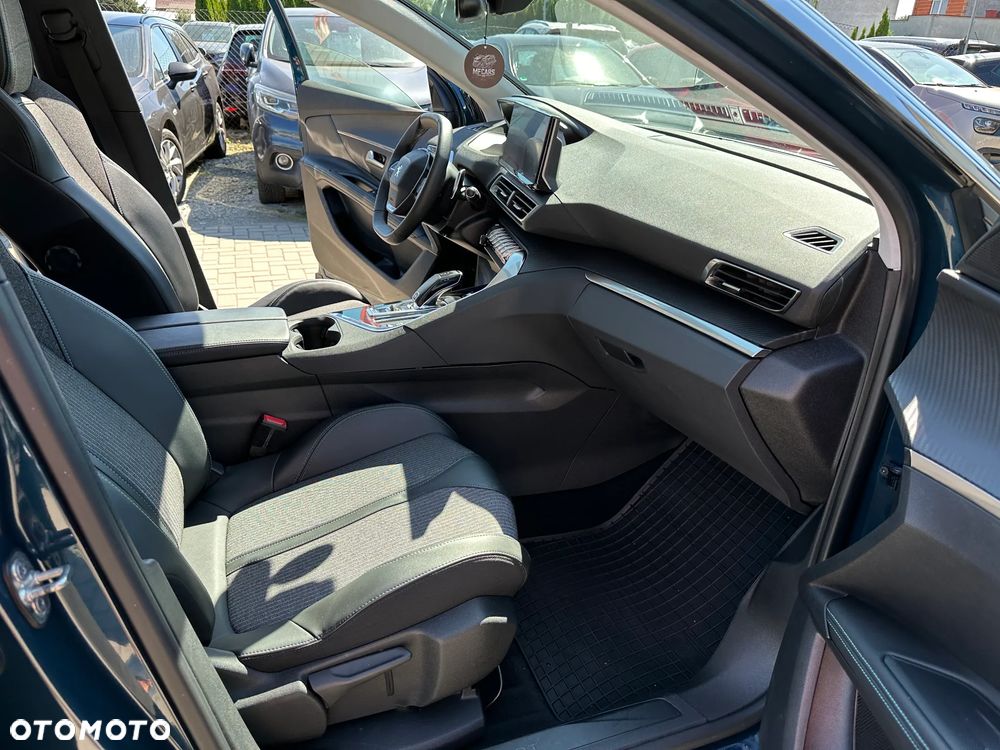 Peugeot 5008 - 24