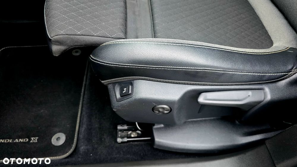 Opel Grandland X 1.6 Start/Stop Automatik Business INNOVATION - 27