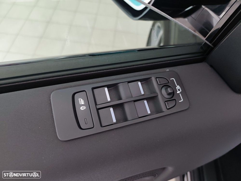 Land Rover Discovery Sport 1.5 I3 P300e AWD S — fotografia 18