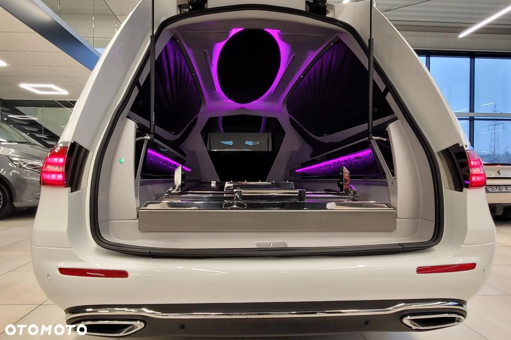 Mercedes-Benz Klasa E 200 - 16