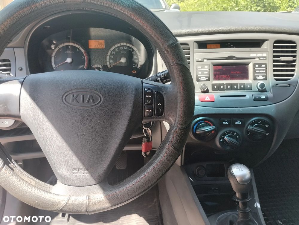 Kia Rio - 7