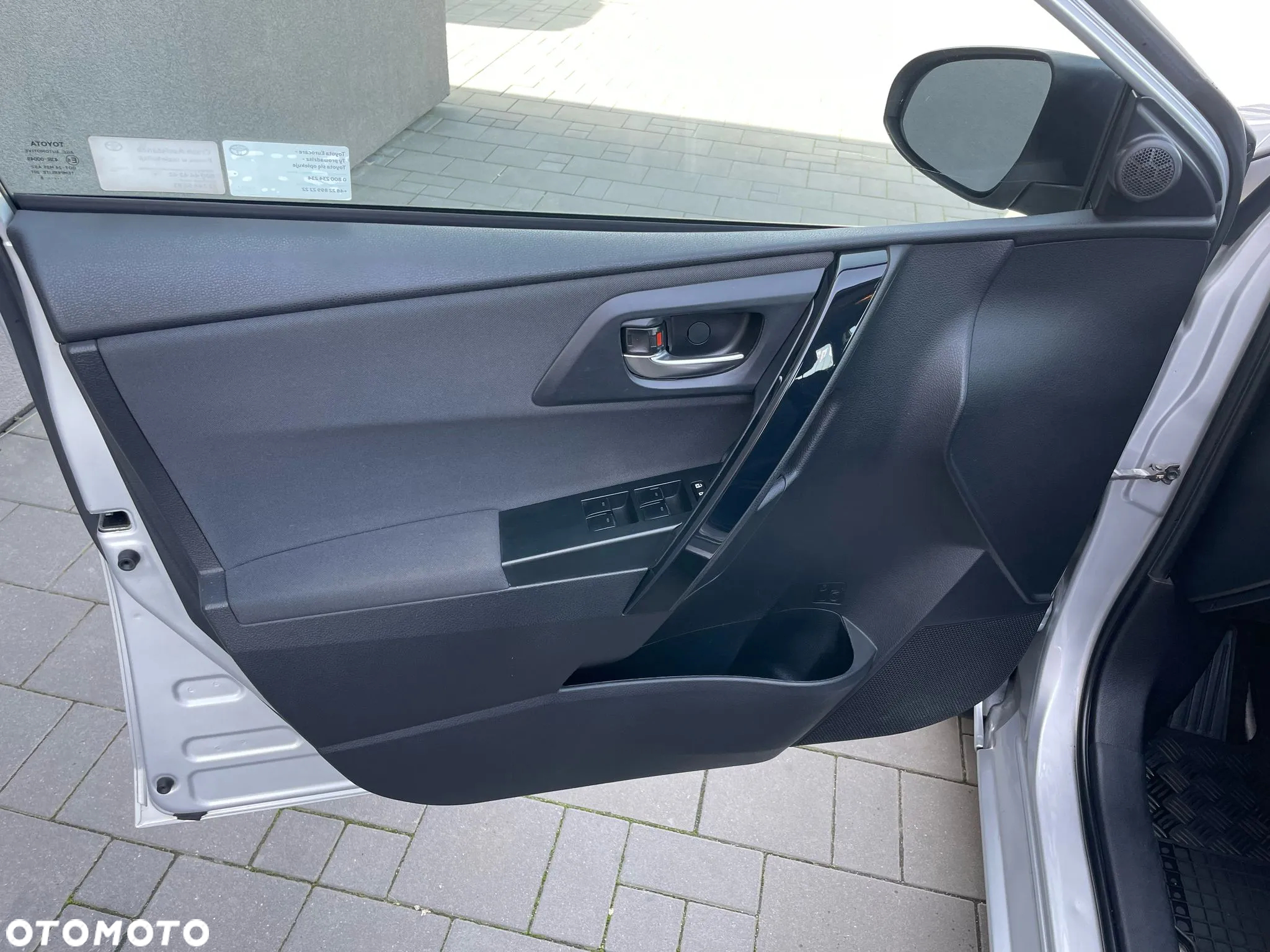 Toyota Auris Hybrid 135 Premium - 27
