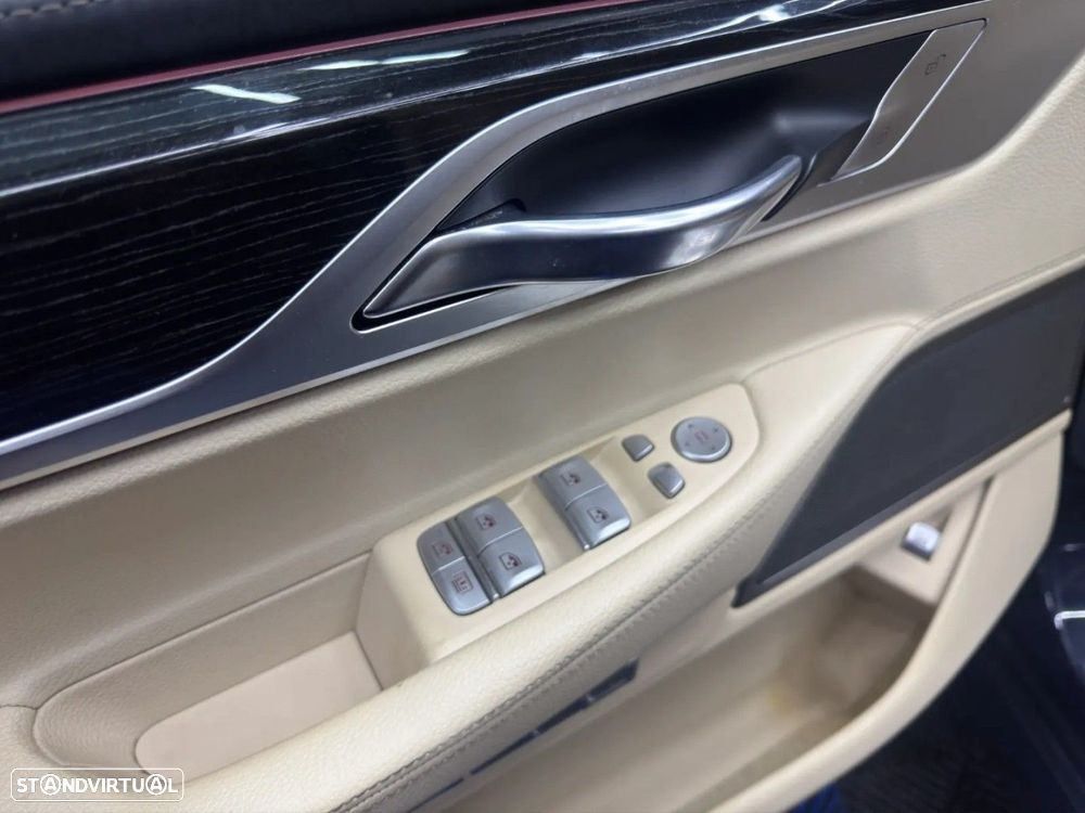 BMW 740 d xDrive Pack M - 14