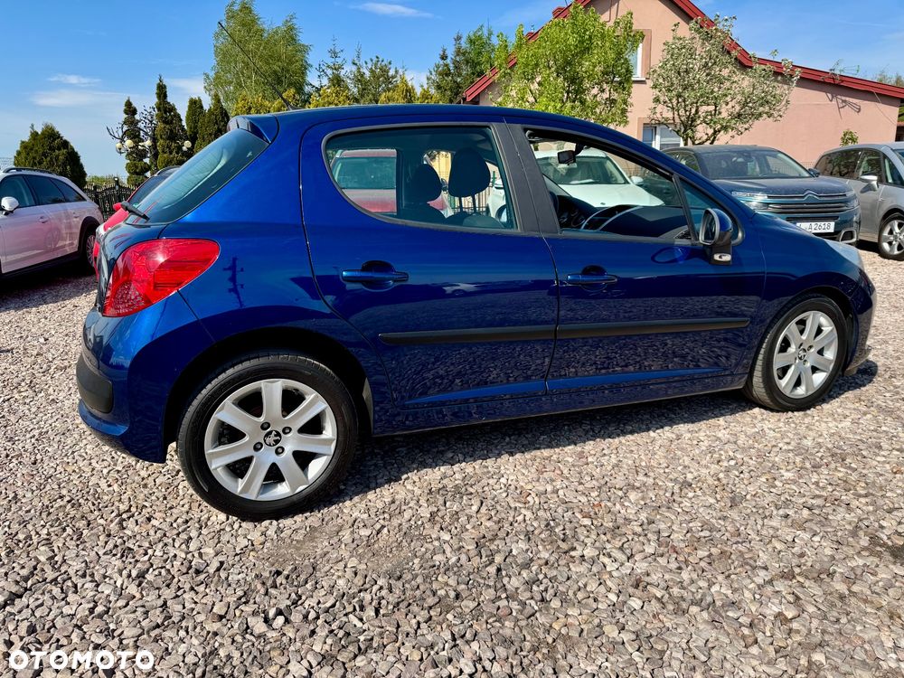 Peugeot 207 - 18