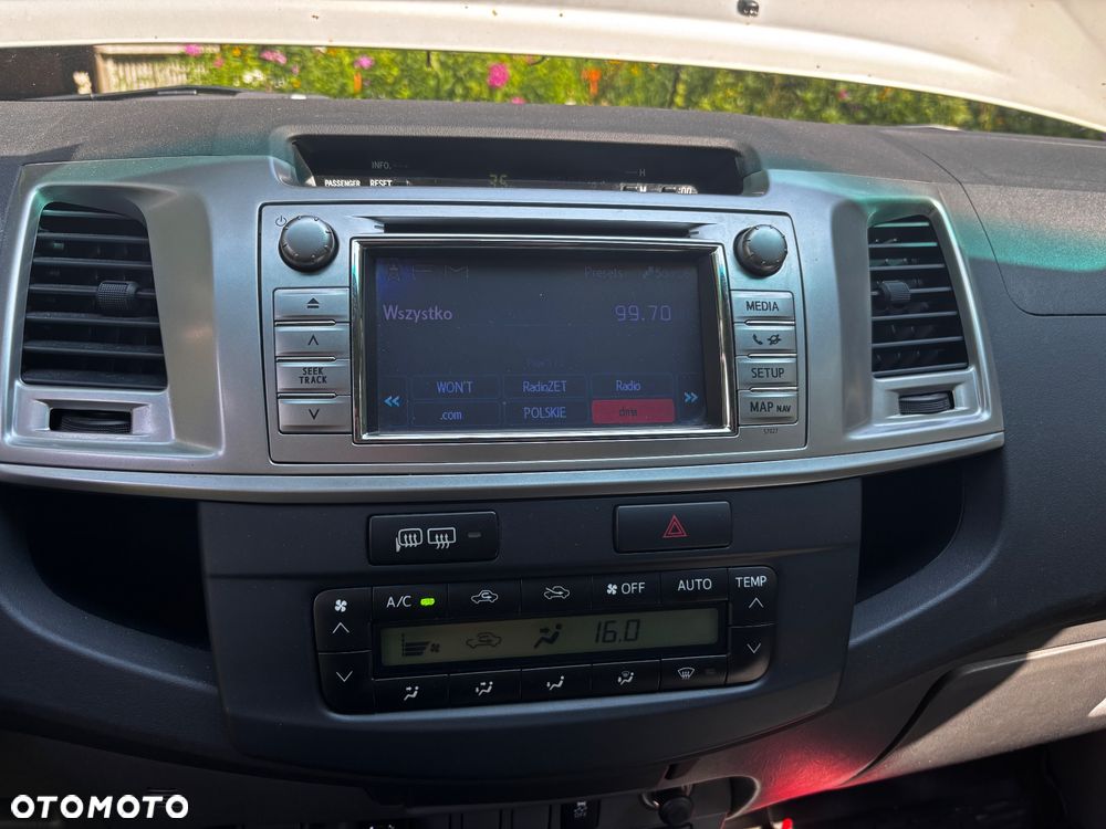 Toyota Hilux 3.0 D-4D SR5 - 16