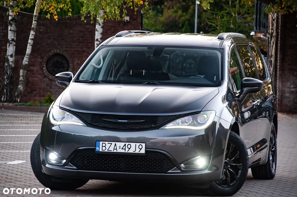 Chrysler Pacifica - 8