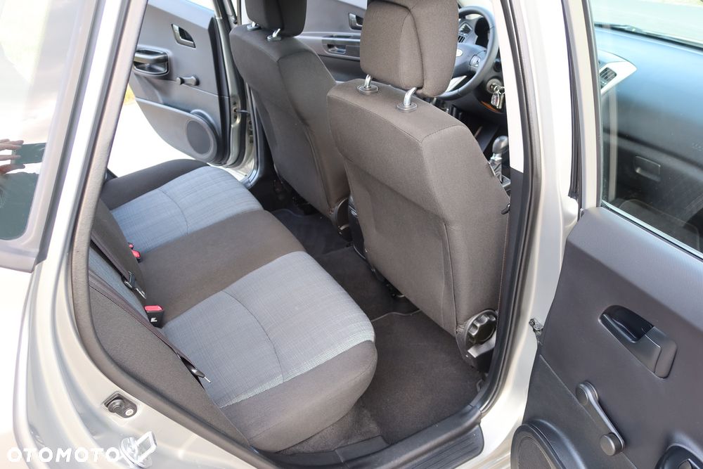 Kia Ceed Cee'd 1.4 L - 12